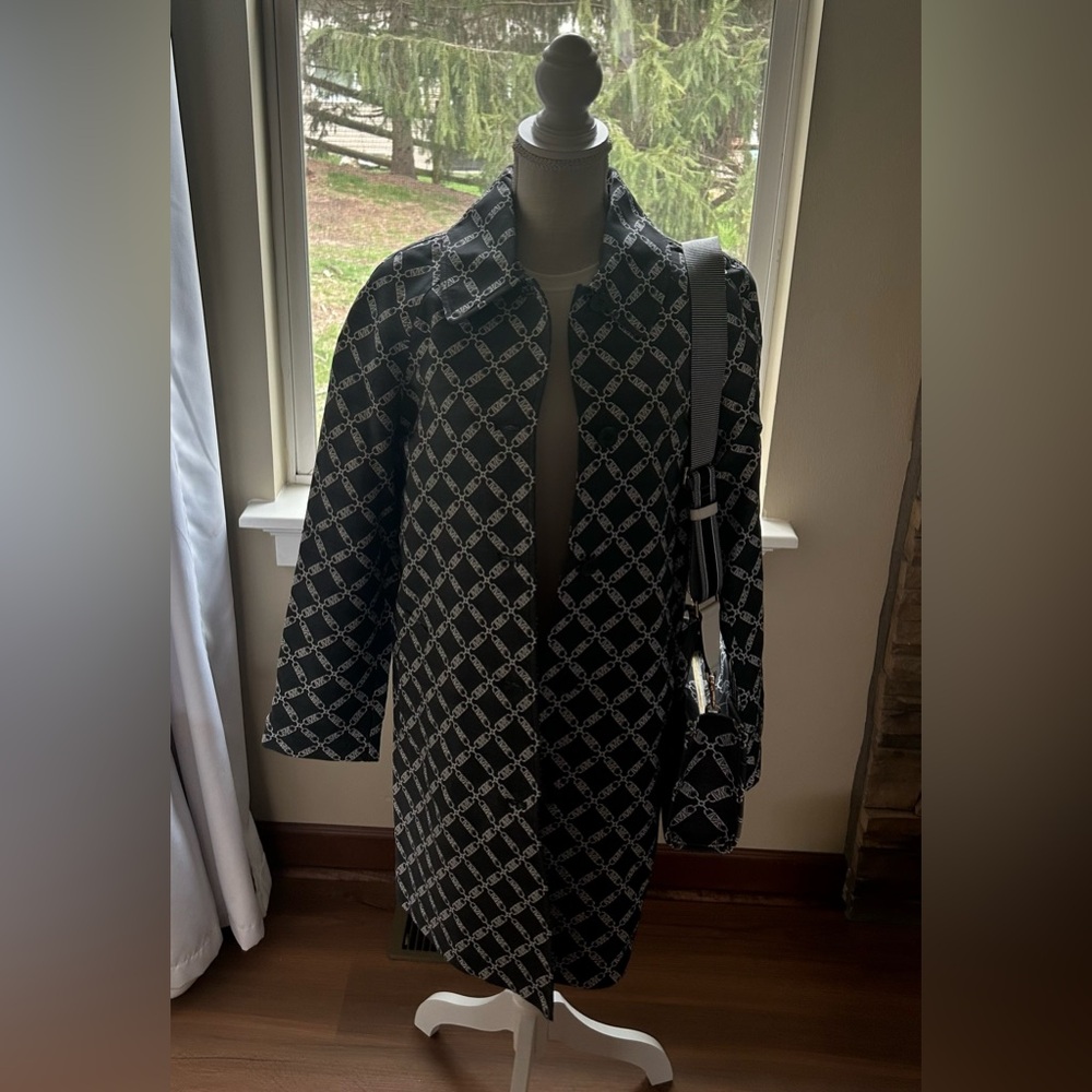 2PC. Michael Kors Empire Logo Jacquard Balmaccan Coat Sz. M W/Matching Handbag🖤🤍 - Picture 2 of 16